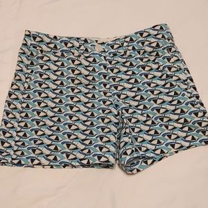 Crown & Ivy ladies shorts, sz 4, blue, umbrella design
